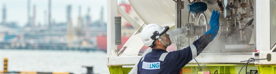 Fuelng Completes Lng Trucking Operations In Singapore